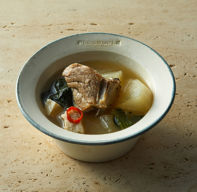 豚スペアリブの沖縄ソーキスープ